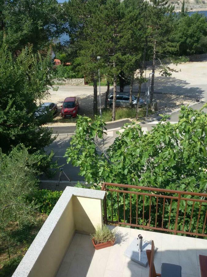 New, Sunny Apartment Surrounded By Nature Omišalj Exterior foto